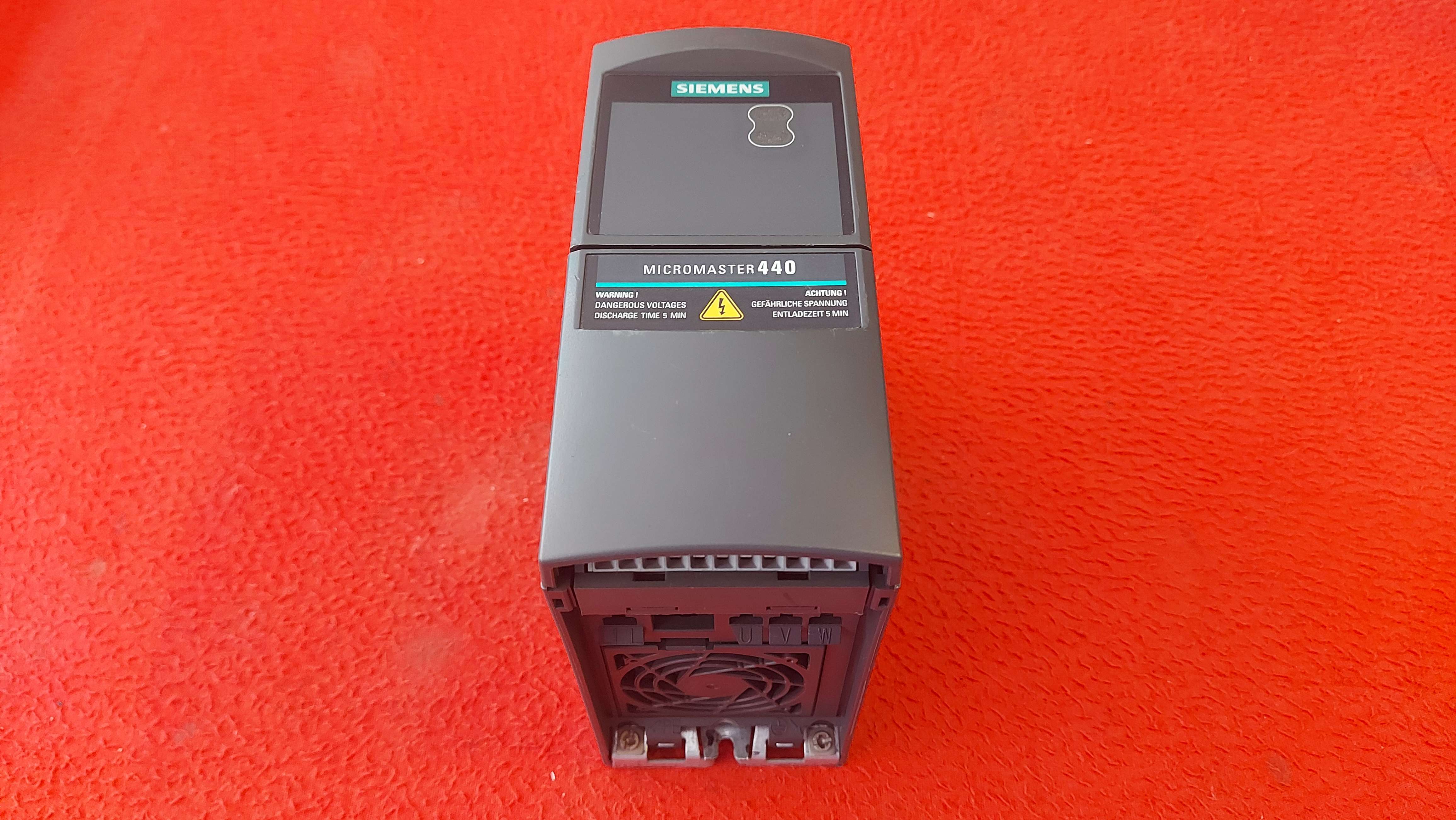 SİEMENS 6SE6440-2UD17-5AA1 MM440 0.75 KW