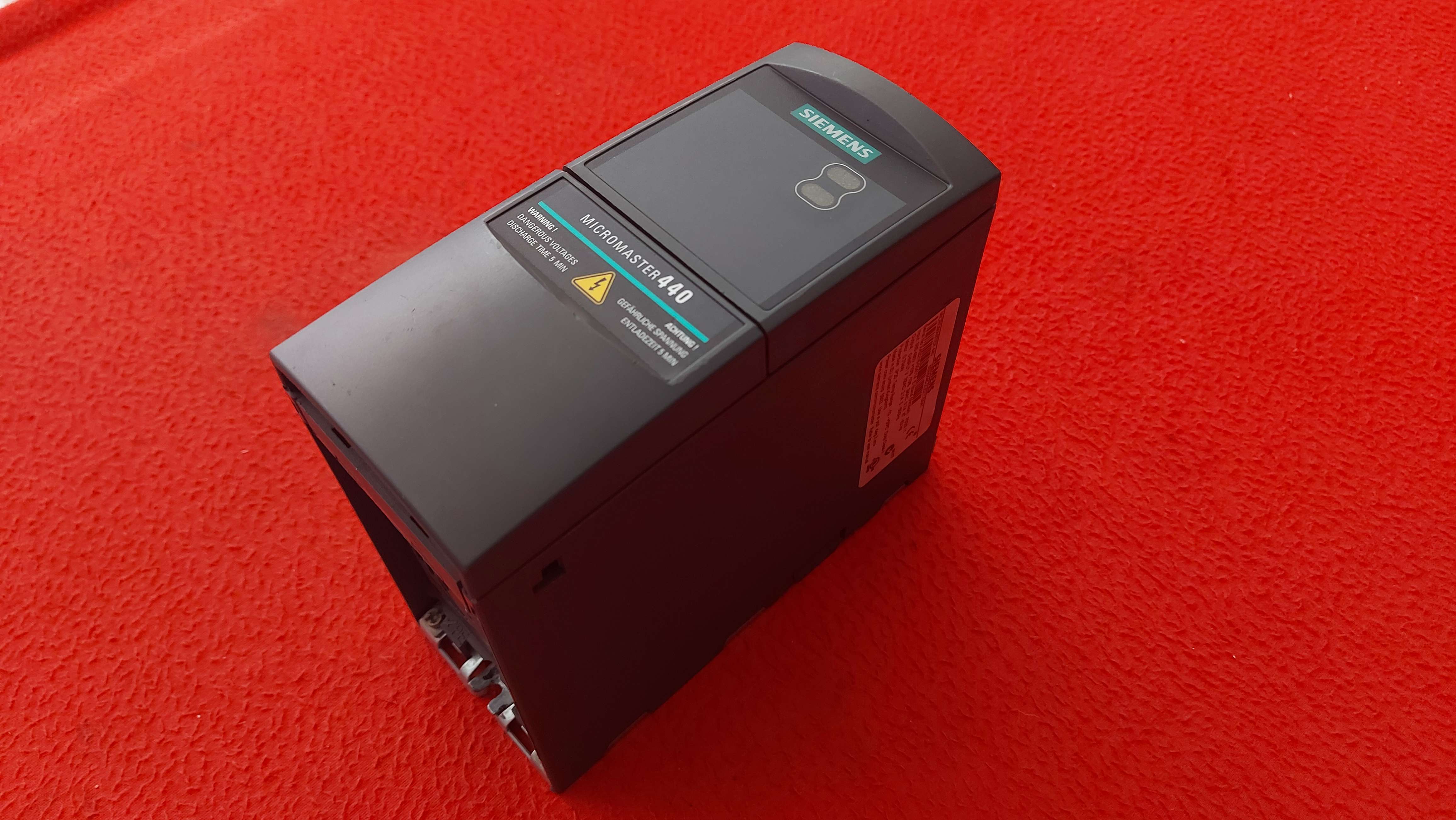 SİEMENS 6SE6440-2UD17-5AA1 MM440 0.75 KW