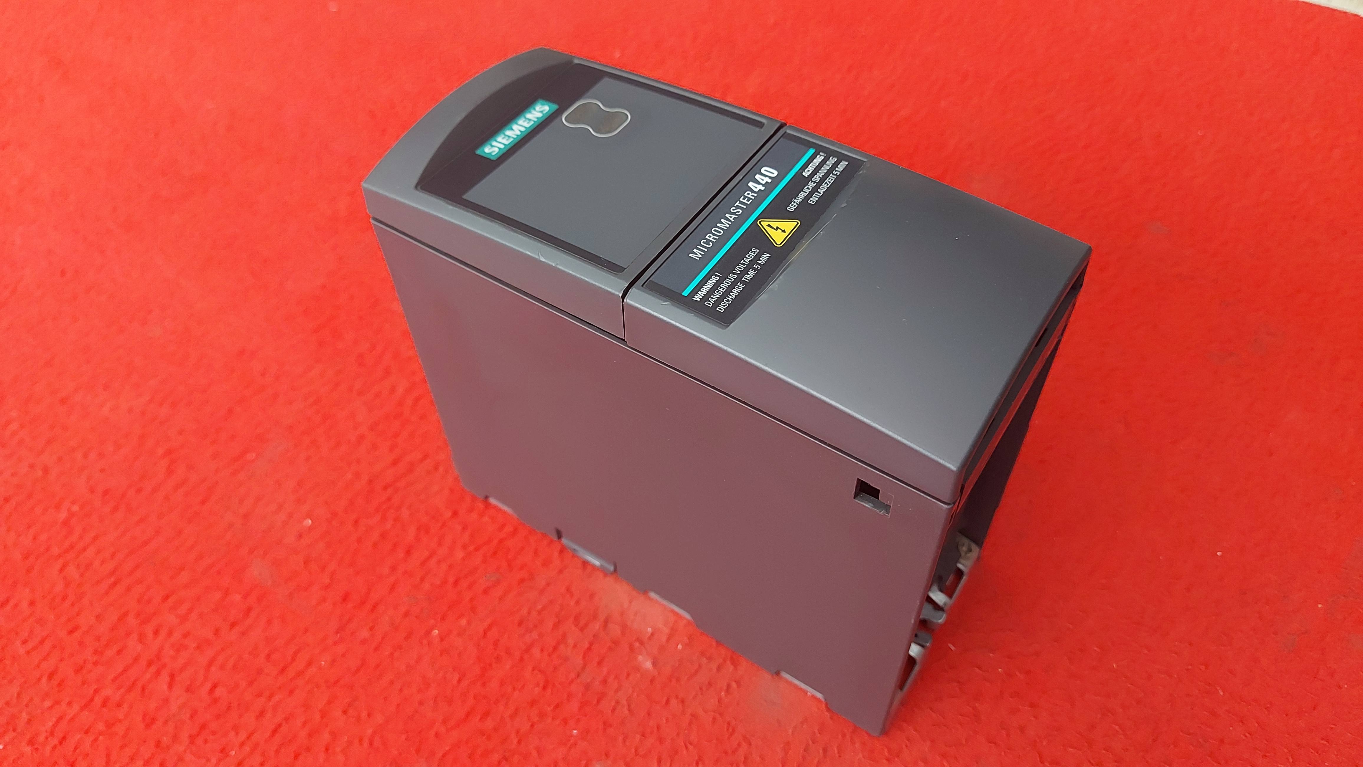 SİEMENS 6SE6440-2UD17-5AA1 MM440 0.75 KW