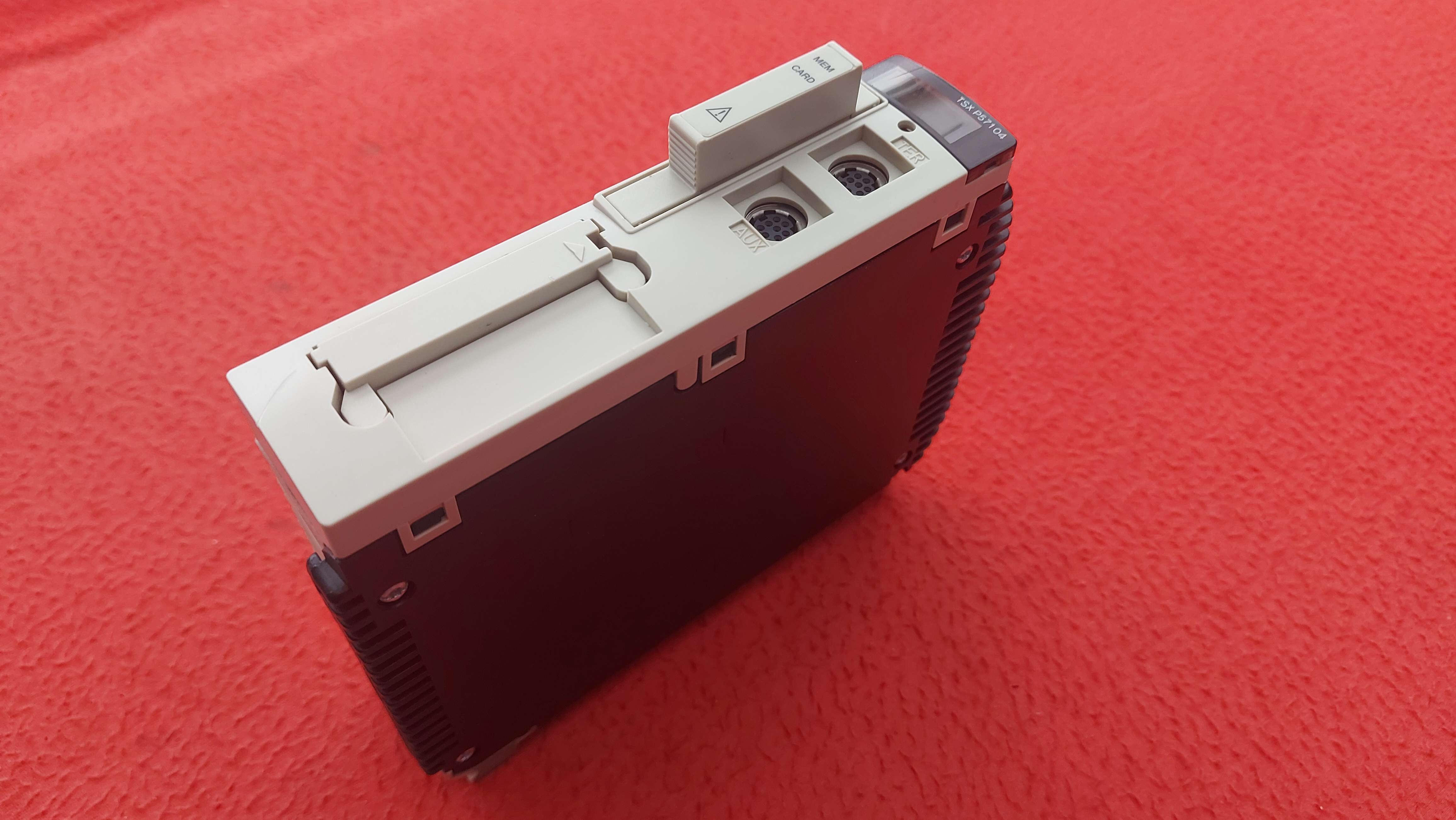 SCHNEİDER TSX P57104 TSX P57104M TSXP57104 TSXP57104M MODİCON PREMİUM