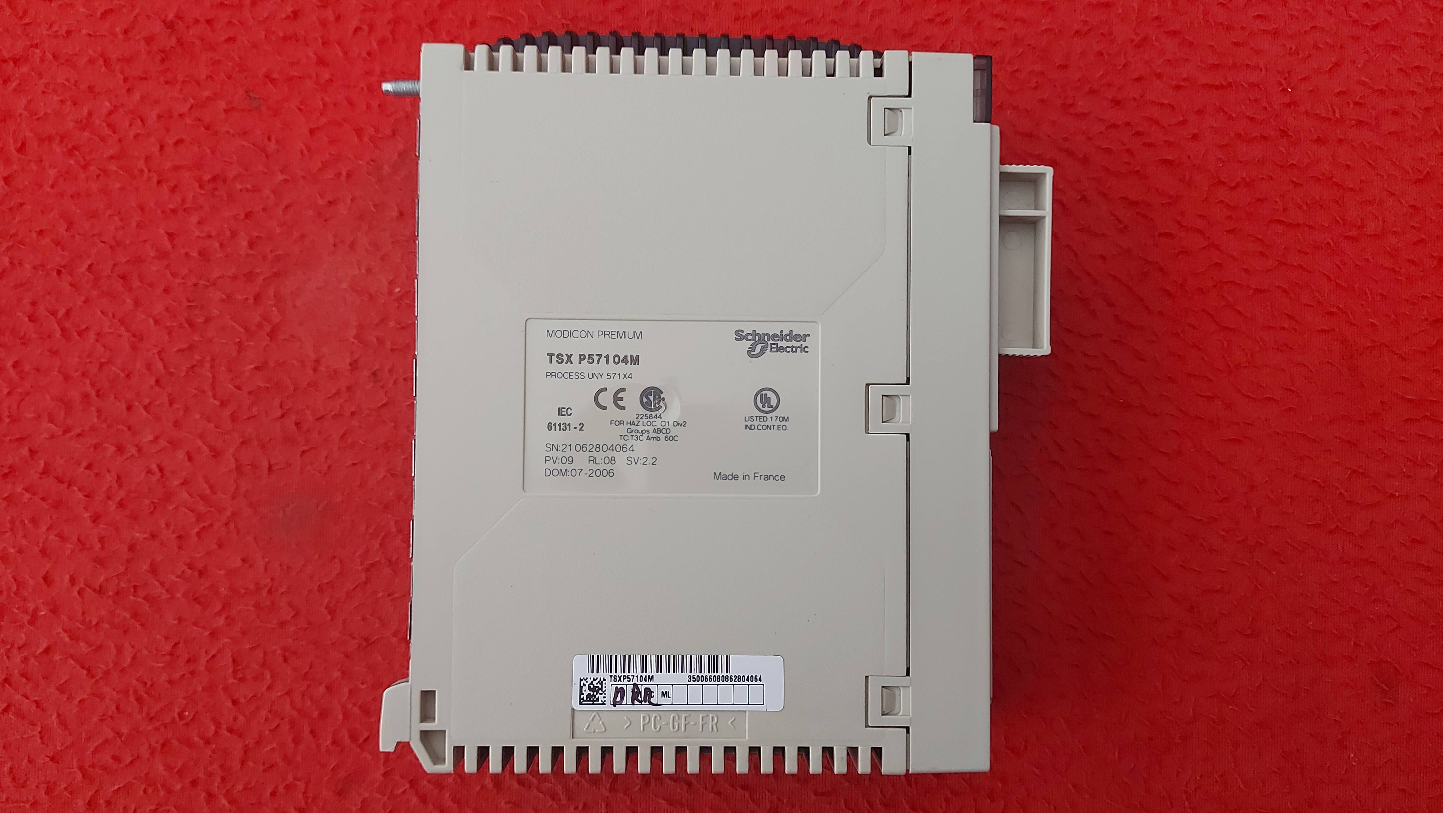 SCHNEİDER TSX P57104 TSX P57104M TSXP57104 TSXP57104M MODİCON PREMİUM