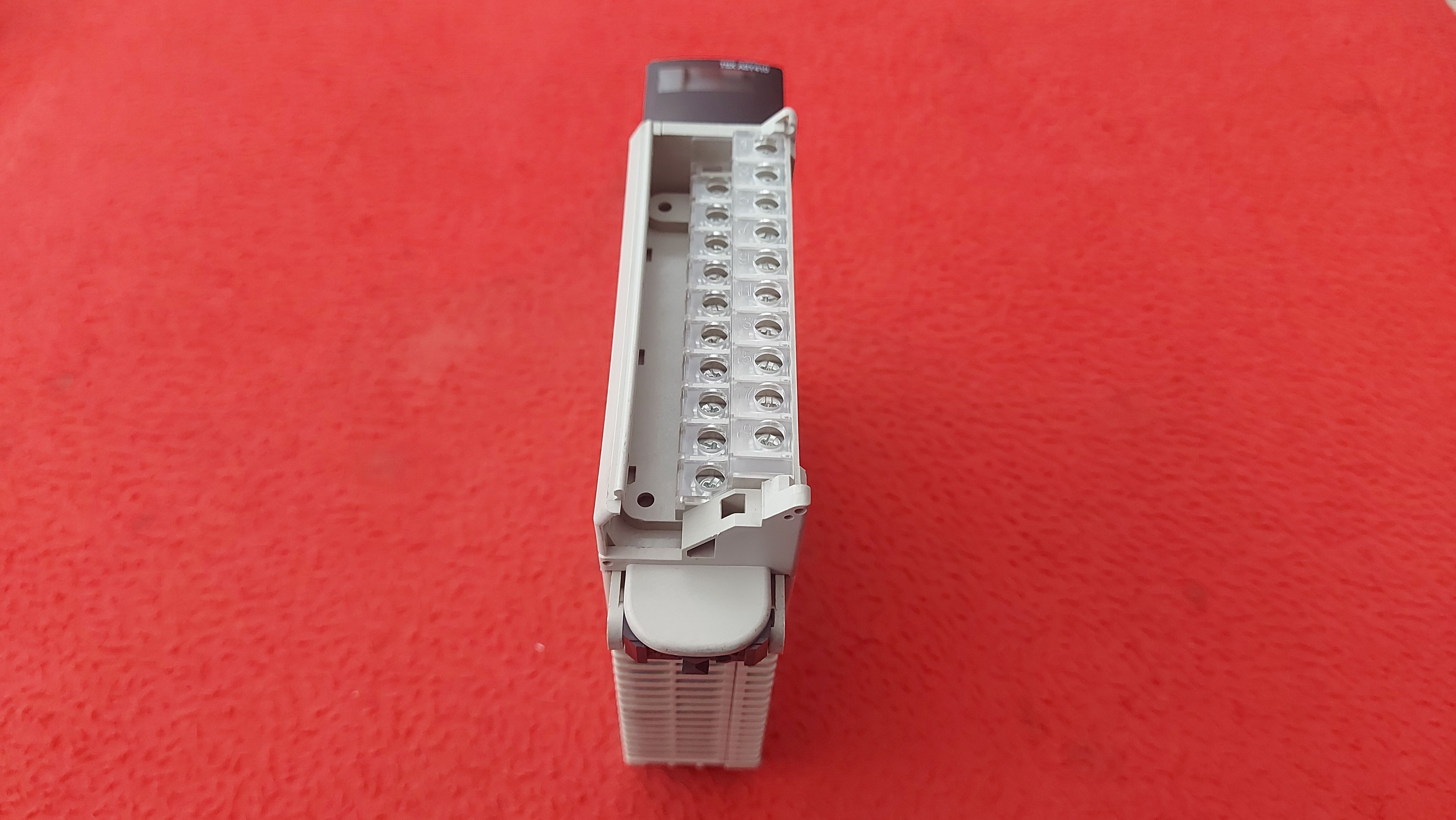 SCHNEİDER TSXASY410 TSXBLY01 TSX ASY410 TSX ASY 410 MODICON ANALOG OUTPUT MODULE ANALOG ÇIKIŞ MODÜLÜ