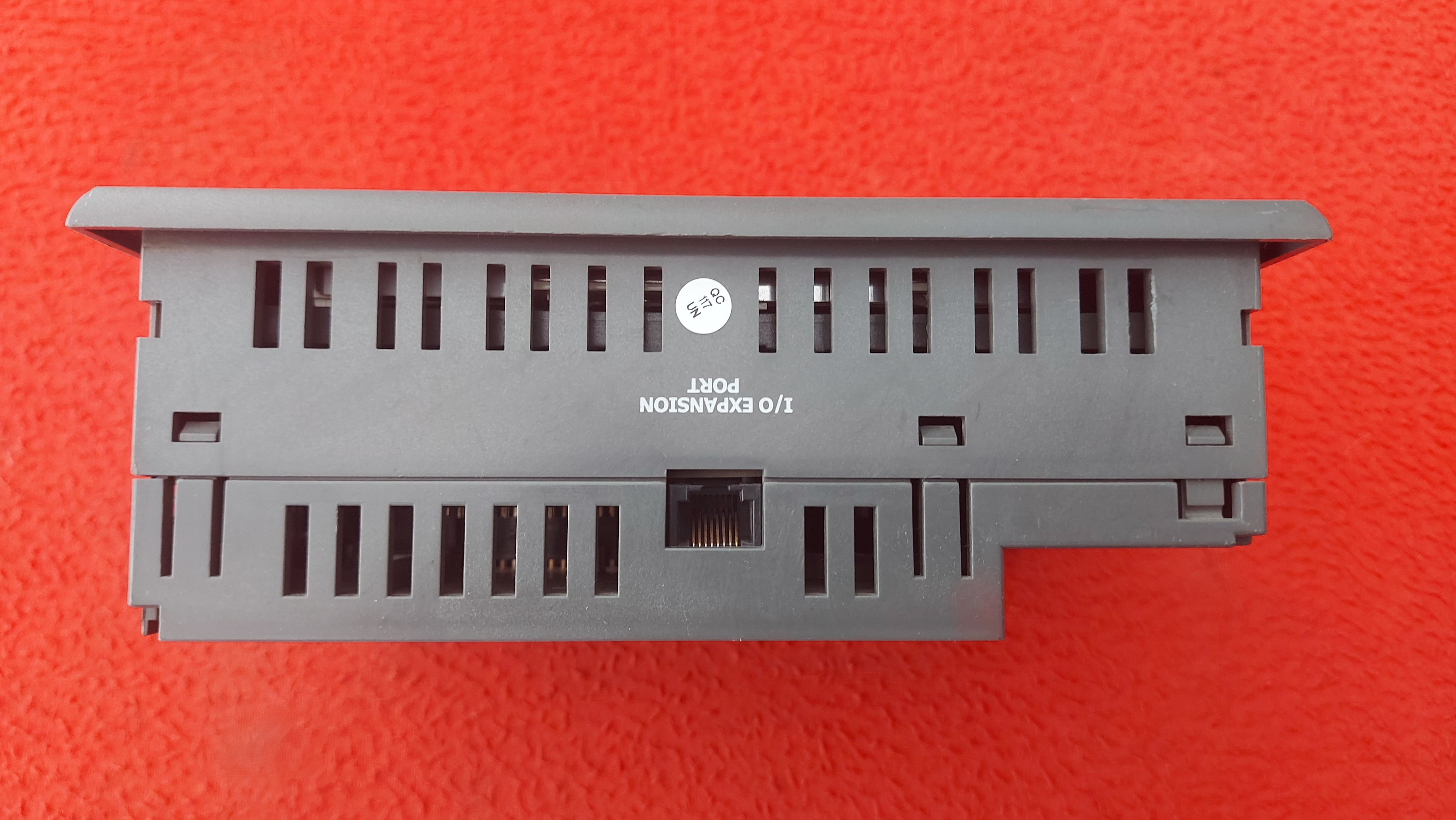 UNITRONICS V570-57-T40B V570 57 T40B V57057T40B TOUCH SCREEN PANEL