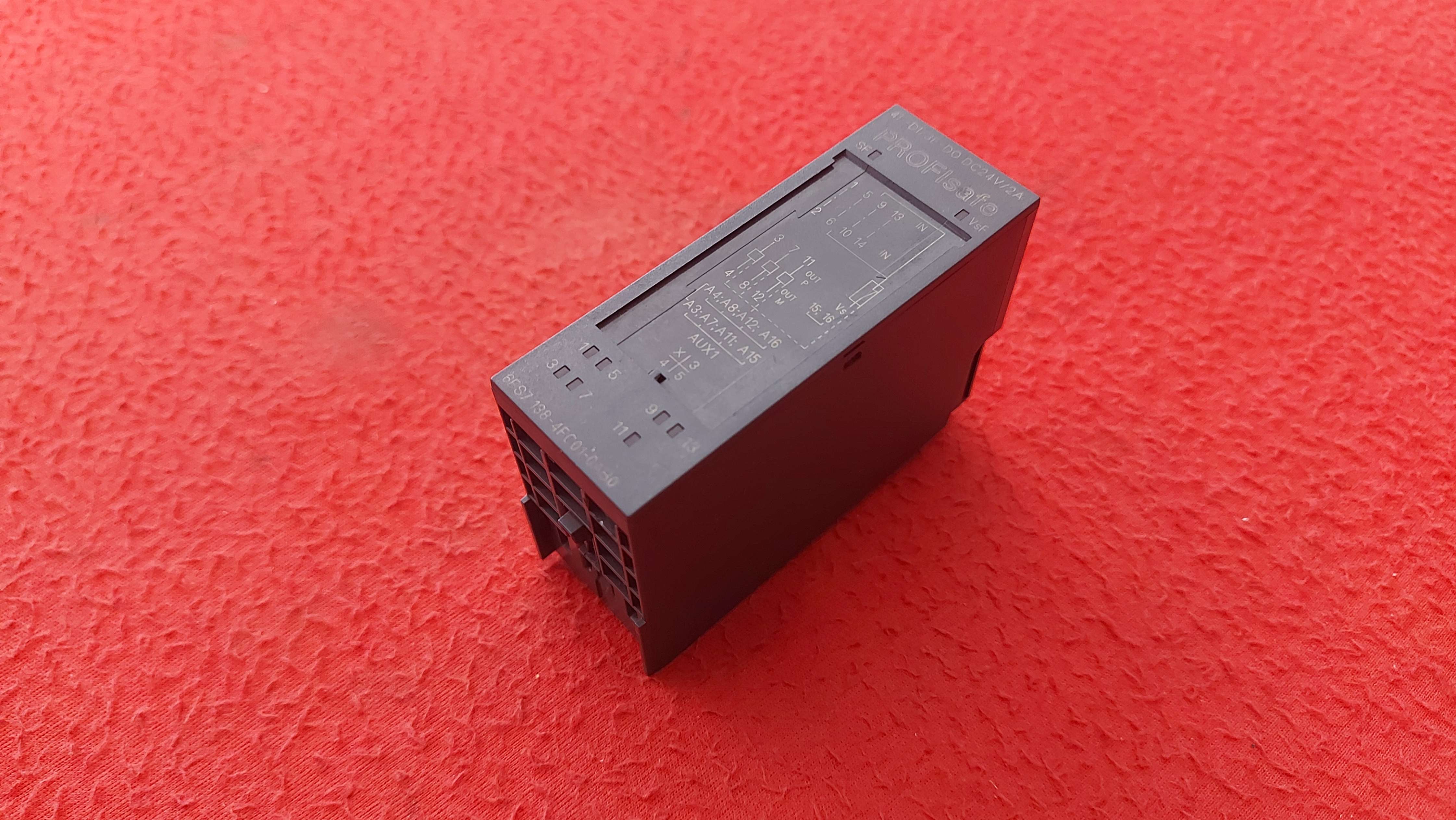 SİEMENS 6ES7 138-4FC01-0AB0 6ES7138-4FC01-0AB0 PROFİSAFE 4F-DI/3F-DO DC24V/2A SIMATIC ET 200 DIGITAL INPUT/OUTPUT