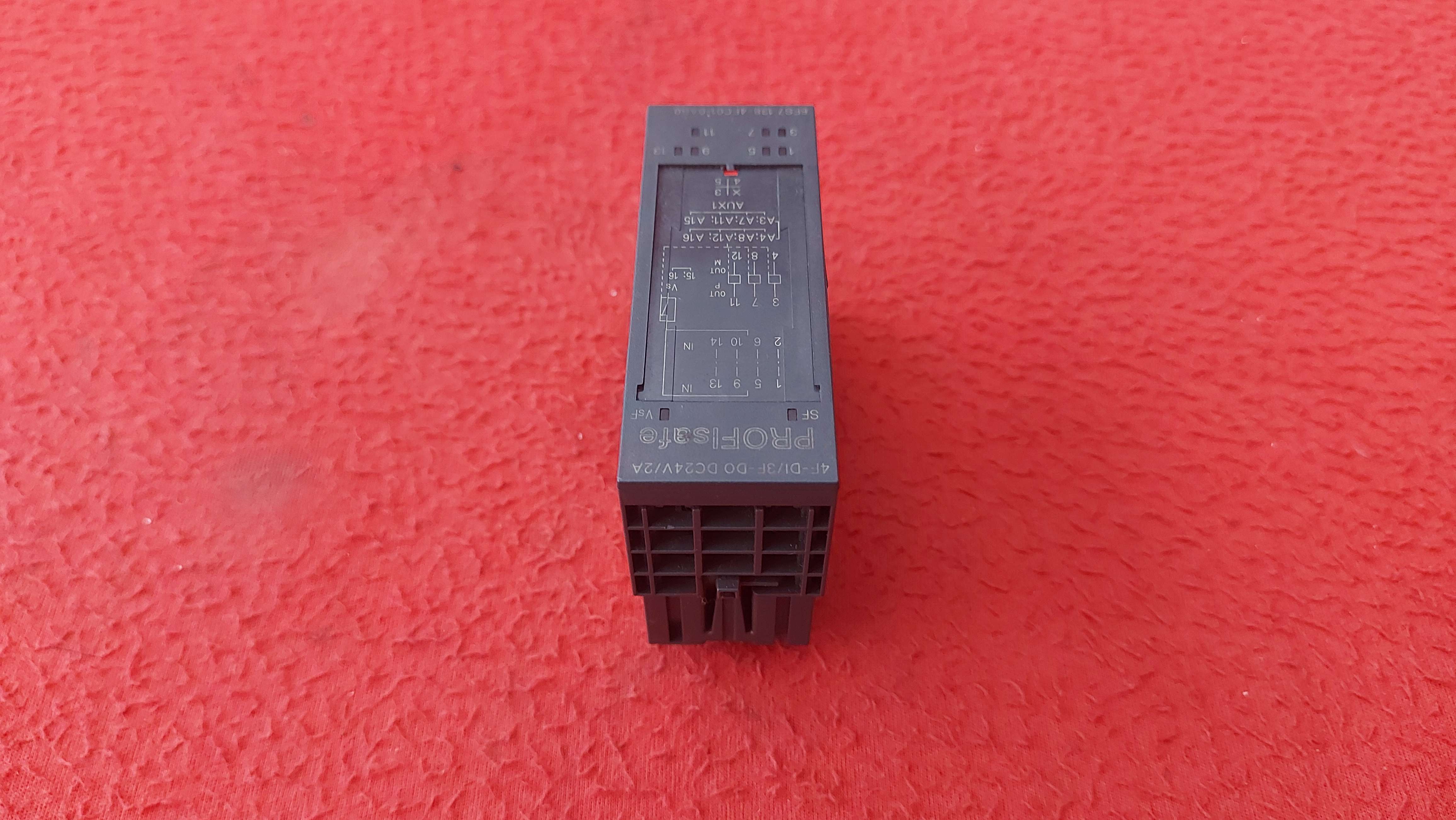 SİEMENS 6ES7 138-4FC01-0AB0 6ES7138-4FC01-0AB0 PROFİSAFE 4F-DI/3F-DO DC24V/2A SIMATIC ET 200 DIGITAL INPUT/OUTPUT