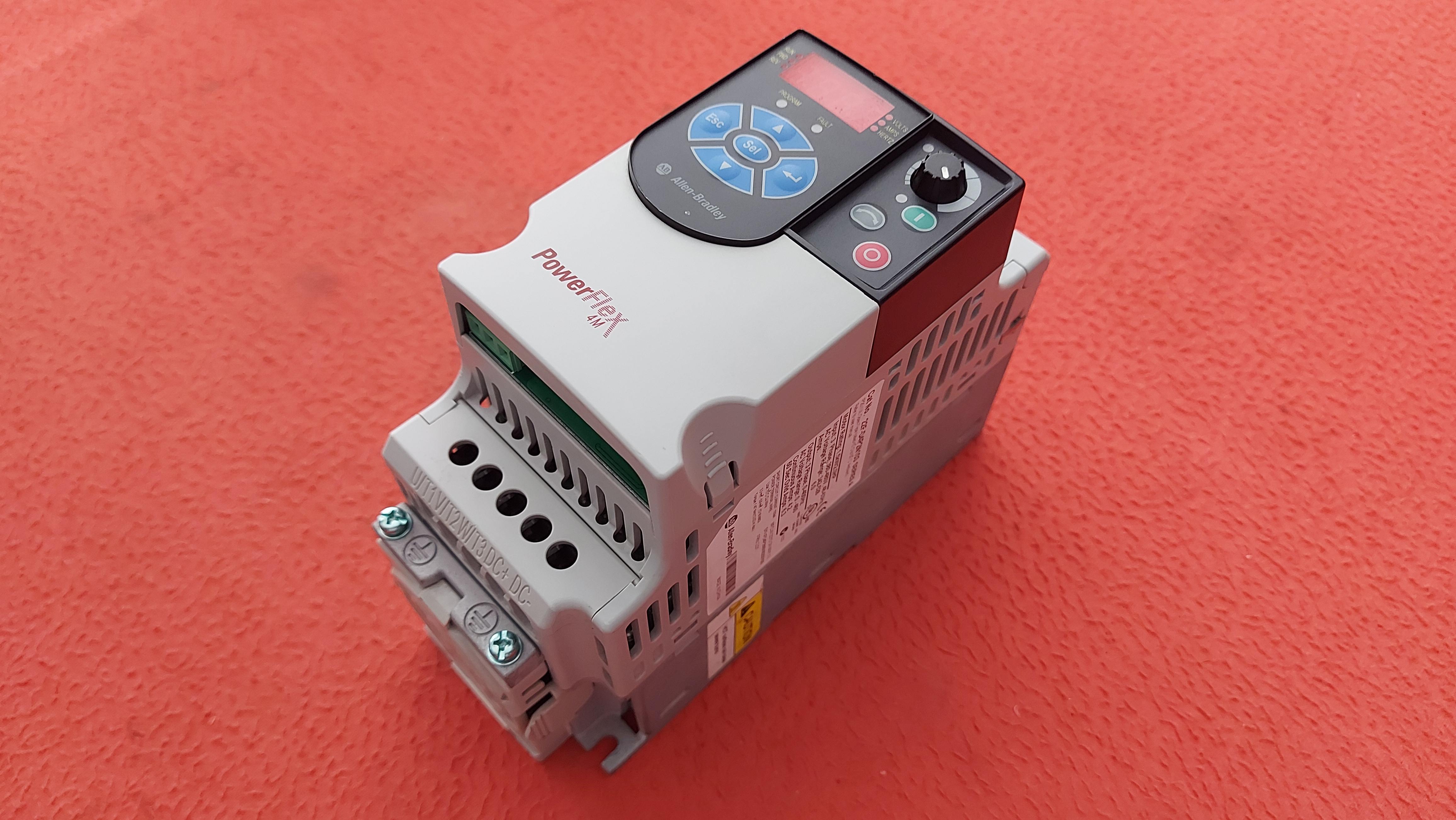 ALLEN BRADLEY 22F-D4P2N103 POWERFLEX 4M 1.5 KW 380V SÜRÜCÜ