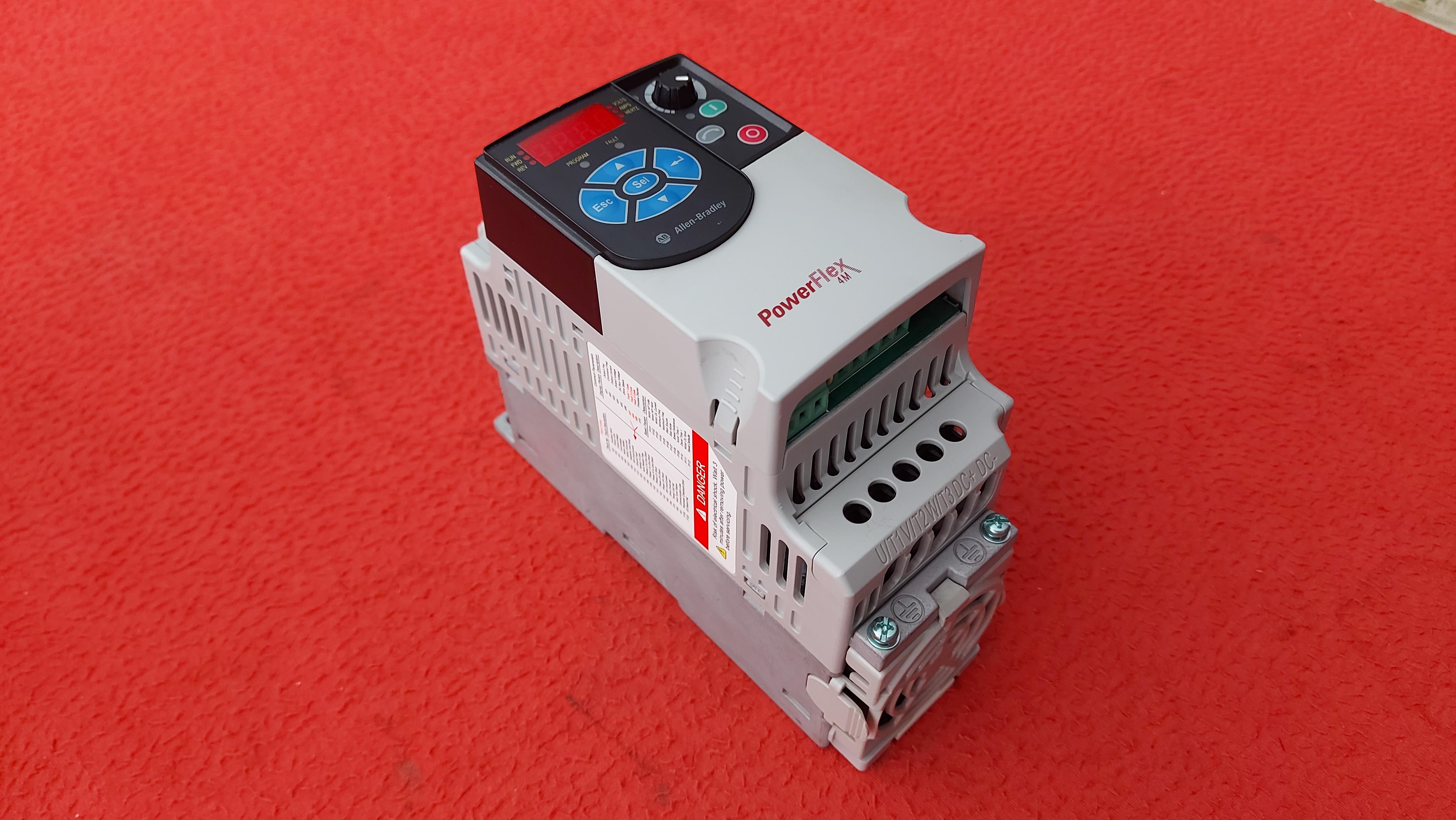 ALLEN BRADLEY 22F-D4P2N103 POWERFLEX 4M 1.5 KW 380V SÜRÜCÜ