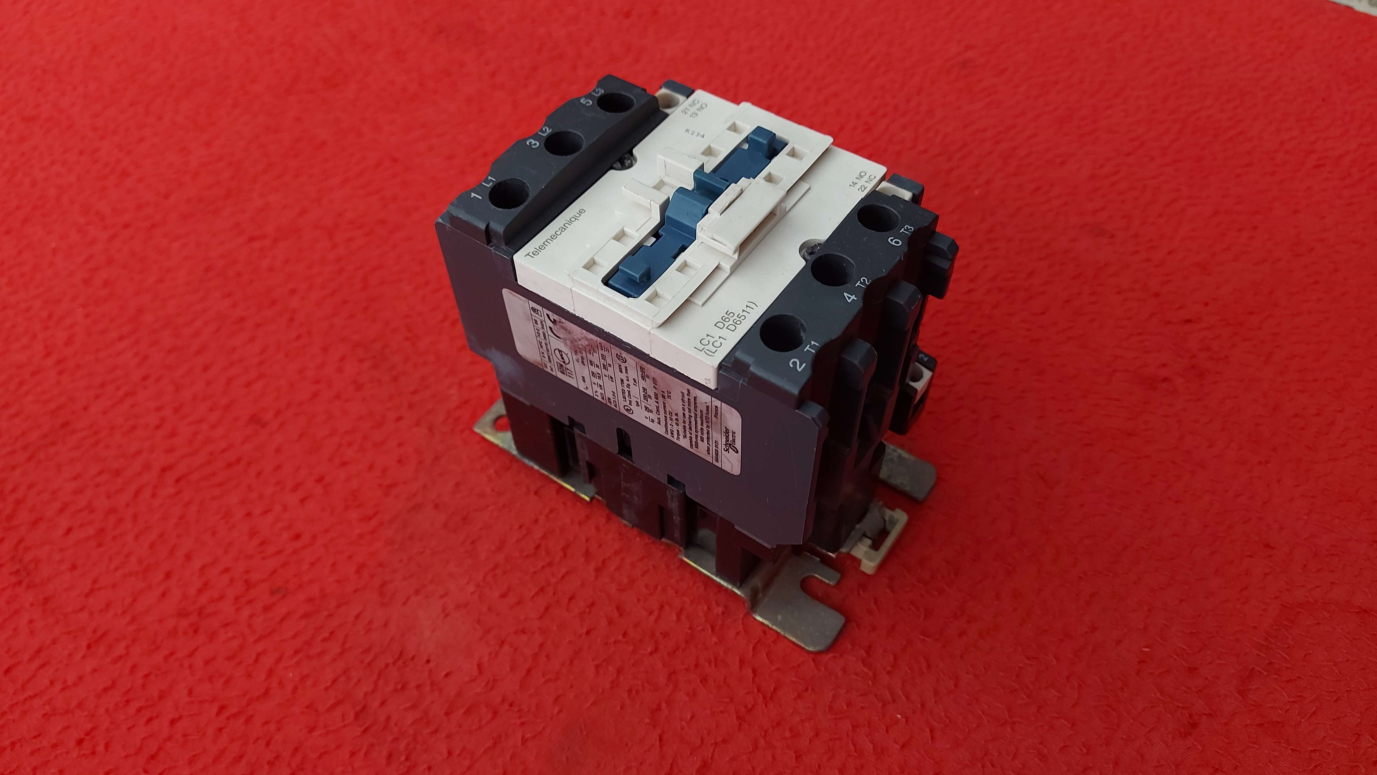 SCHNEİDER LC1D65 LC1D65M7 LC1D65M5 LC1 D6511 220VAC 30 KW KONTAKTÖR