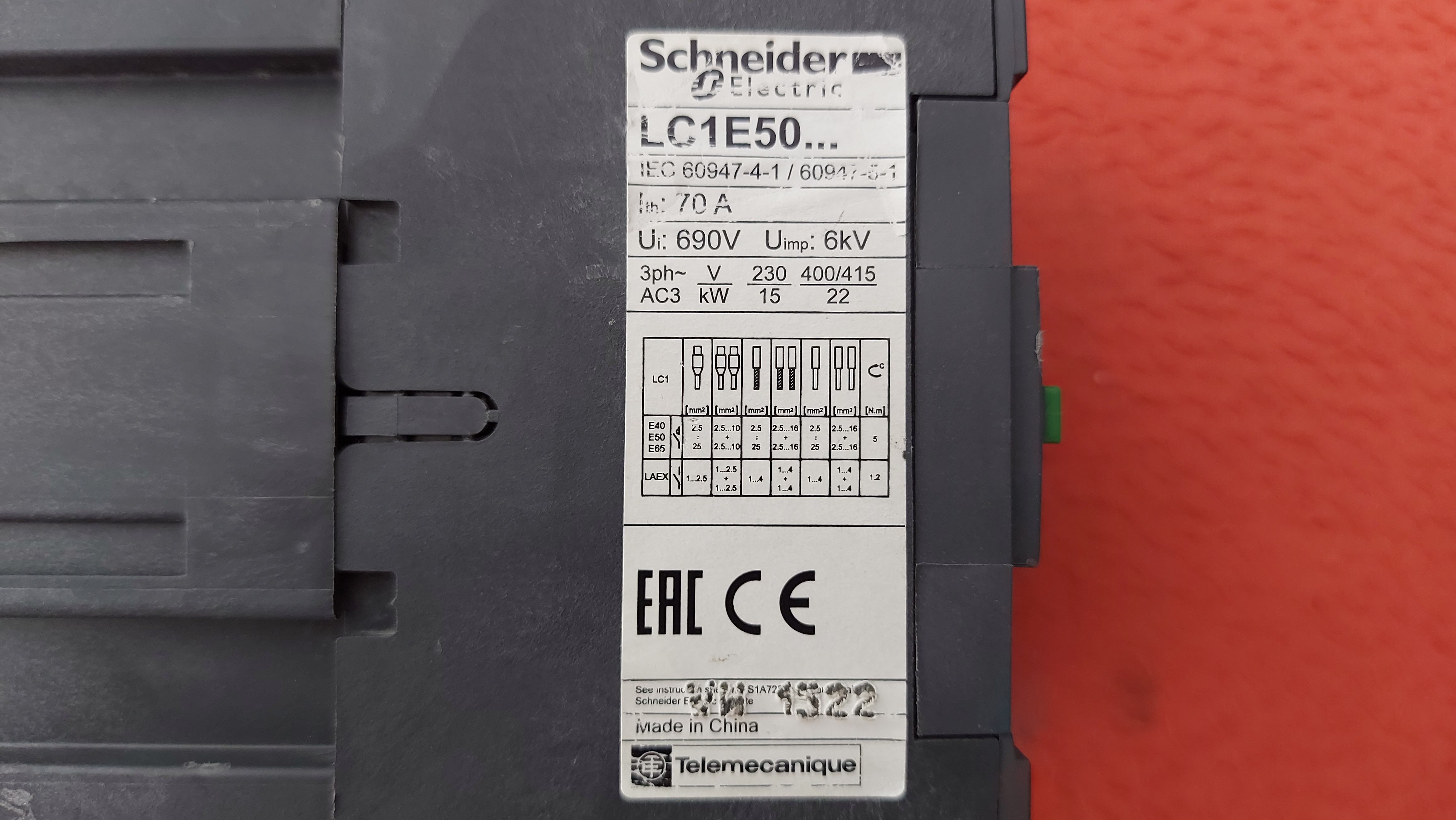 SCHNEİDER LC1E50 LC1E50M5 LC1E50M7 220VAC 22 KW KONTAKTÖR