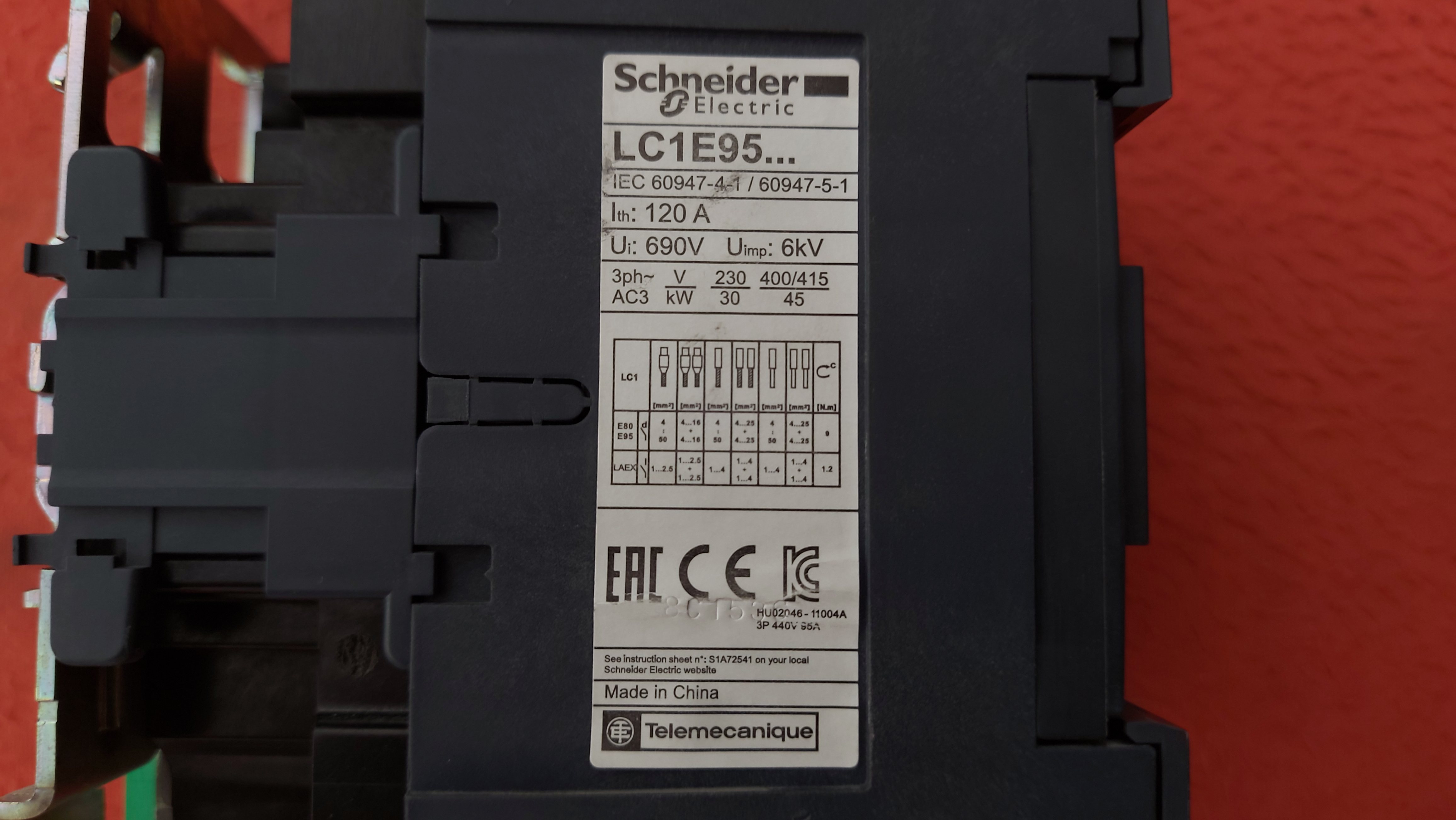 SCHNEİDER LC1E95 LC1E95M5 LC1E95M7 220VAC 45 KW KONTAKTÖR
