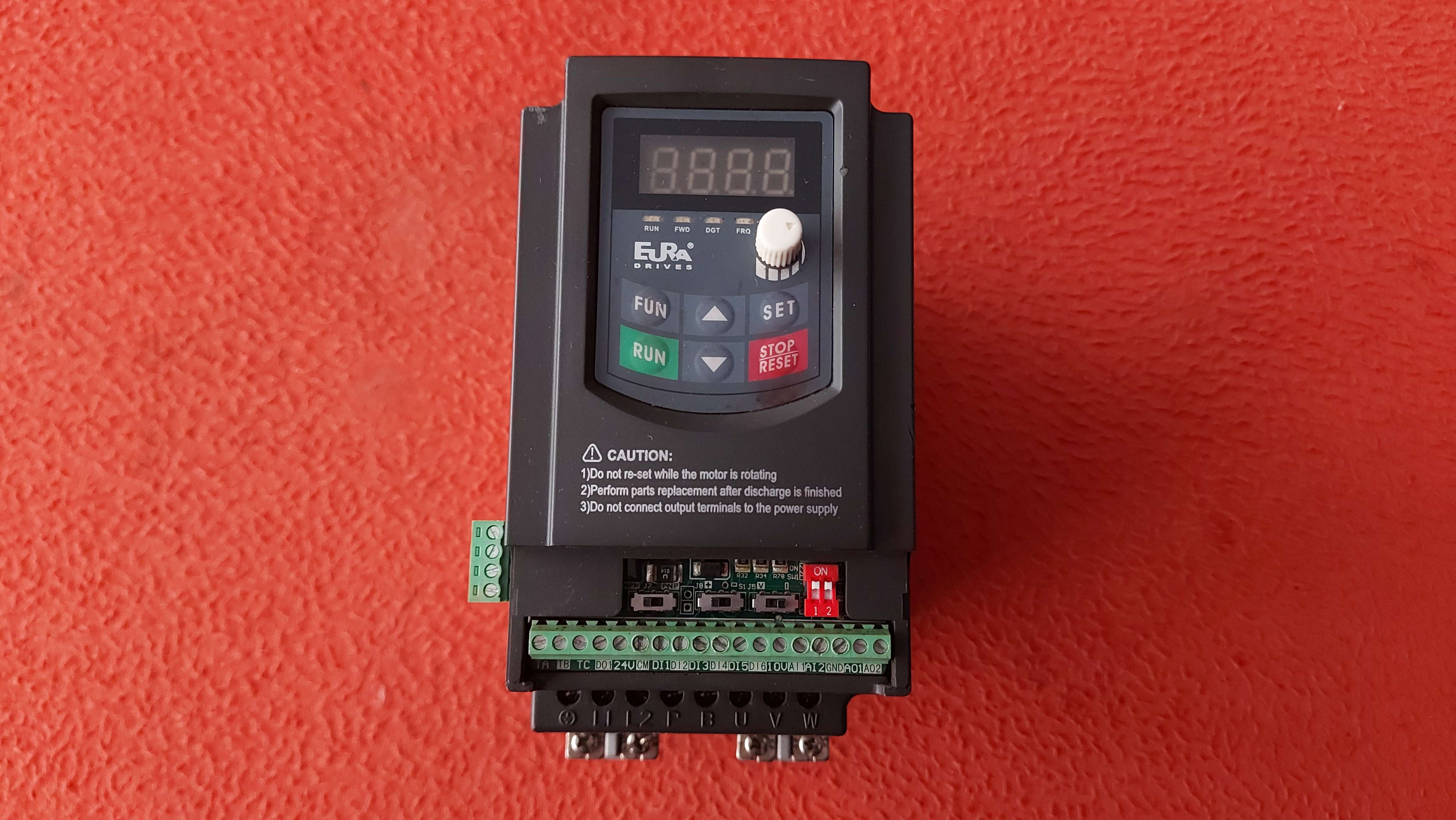 EURA  E2100-0015S2 E2100-001552 E2100 0015S2 E21000015S2 1.5 KW SÜRÜCÜ