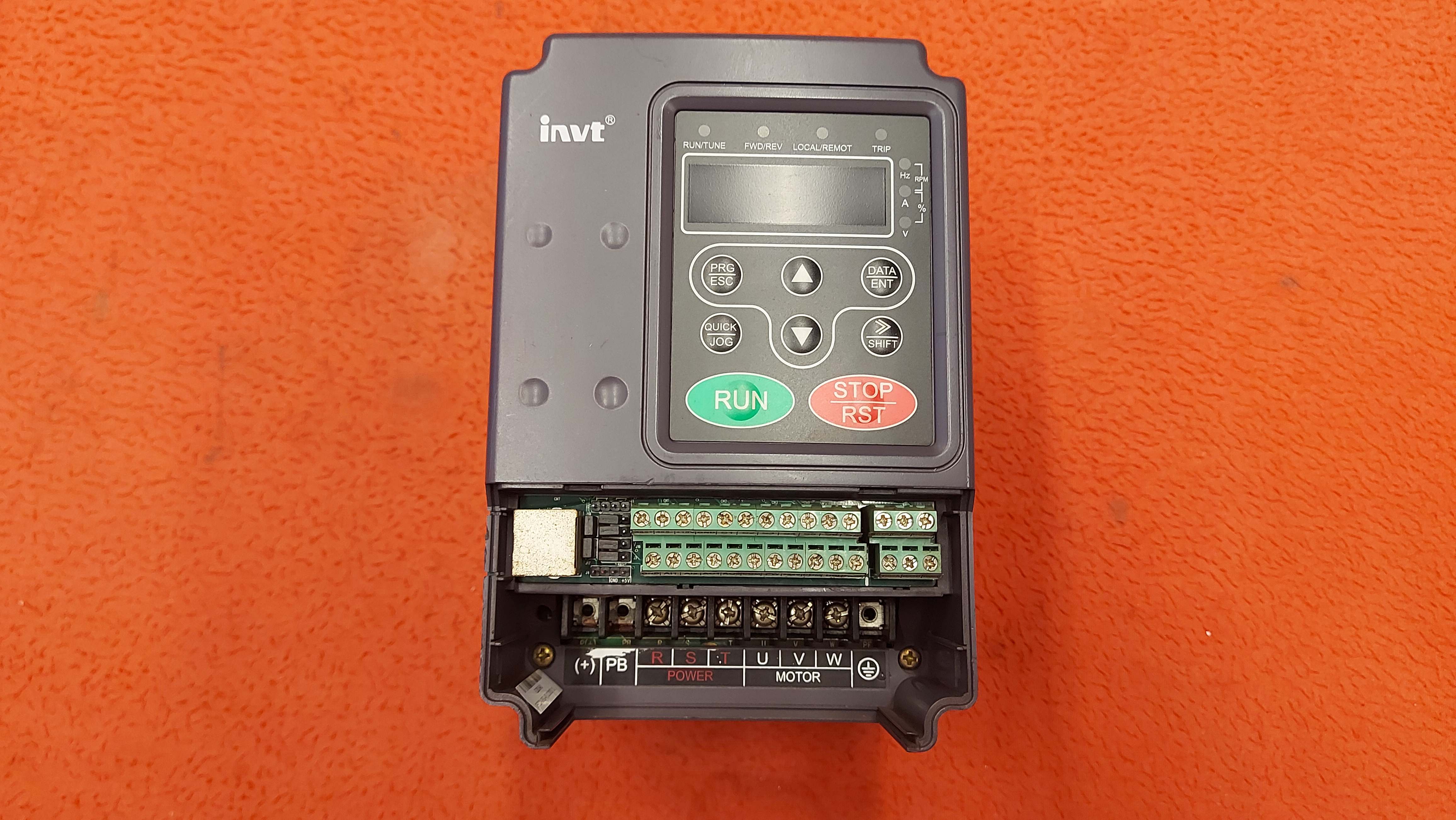 İNVT CHF100A-1R5G-4 1.5 KW TRİFAZE SÜRÜCÜ