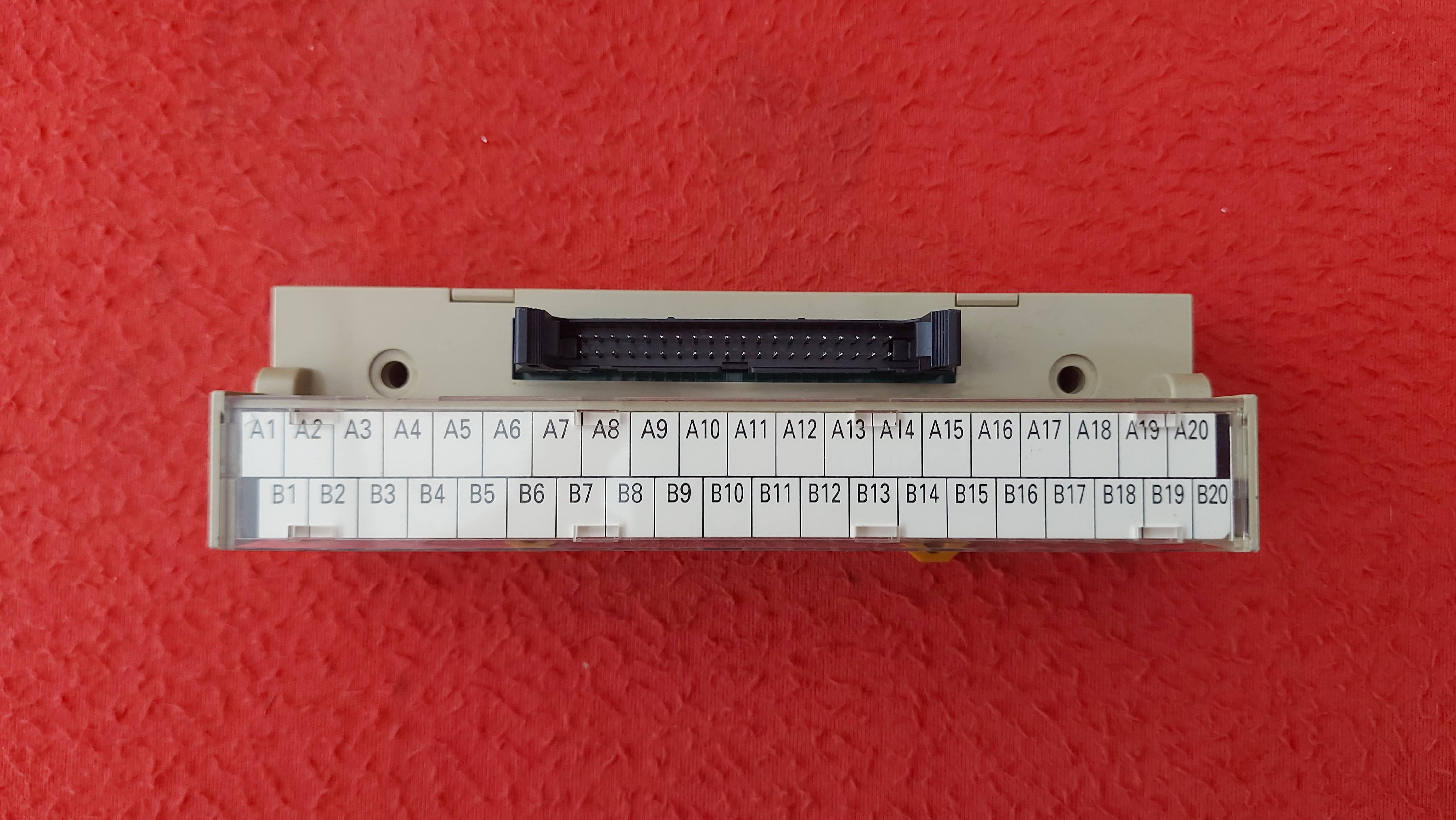 XW2D-40G6 OMRON