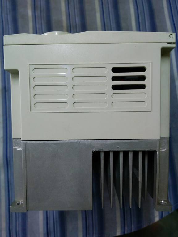 TOSHIBA VFS11-4022PL-WP(1) 2,2KW (380V) SÜRÜCÜ VFS11-4022PL-WP(3A) 380V 
