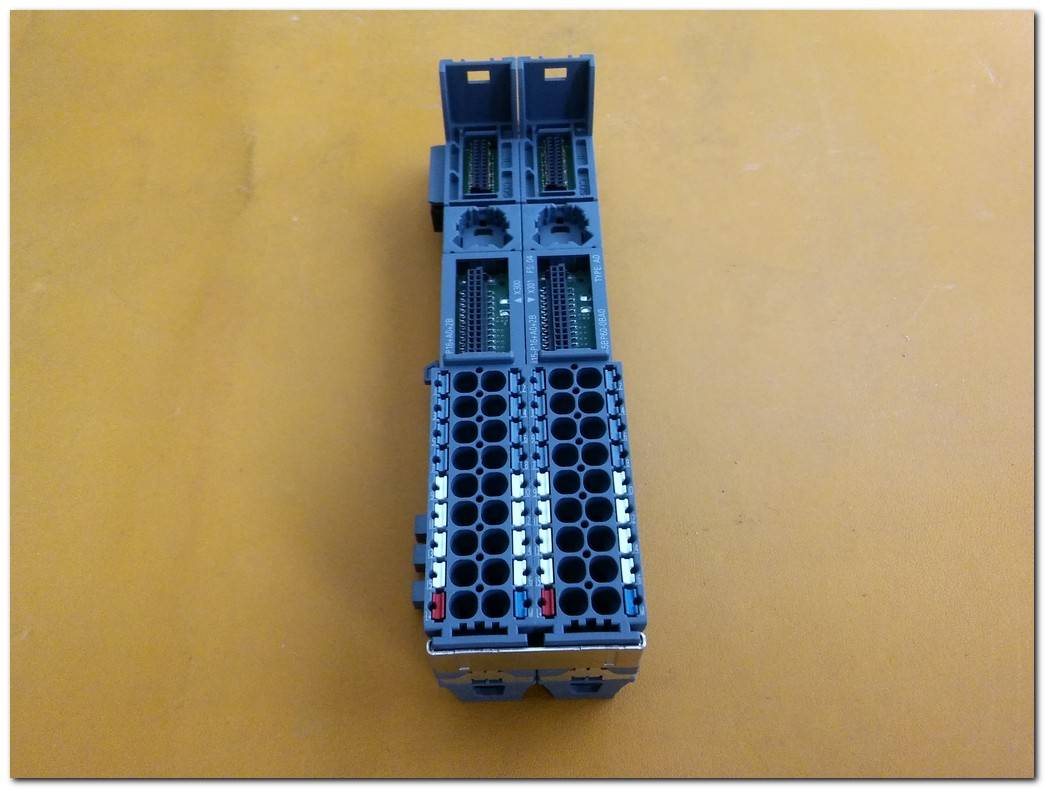 SIEMENS 6ES7 193-6BP60-0BA0 S V-L8AD0300 SIMATIC ET200SP