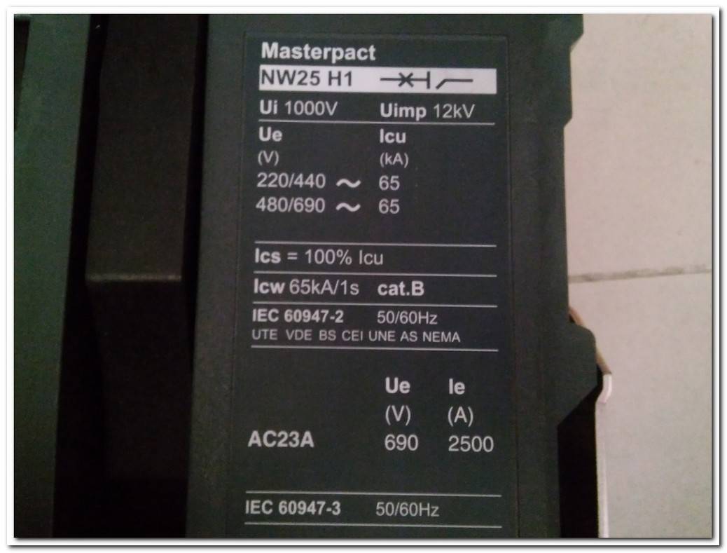 SCHNEİDER NW25 H1 2500A MASTERPACT IEC 60947-3 NW25H14PML2A 2500A DEVRE KESİCİ