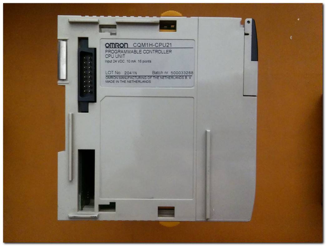OMRON CQM1H-CPU21 PROGRAMMABLE CONTROLLER CPU UNIT PLC 
