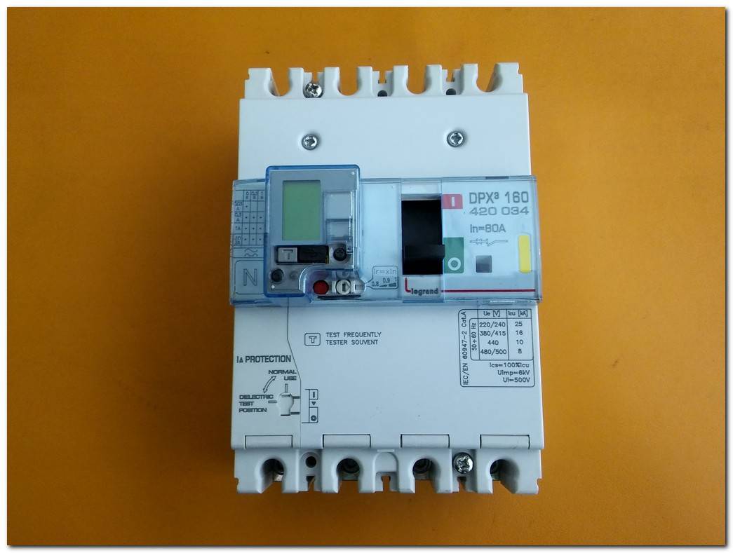 LEGRAND DPX3 160 420 034 80A 4 KUTUPLU TMŞ DPX3 160 4P KAÇAK AKIMLI KOMPAKT ŞALTER