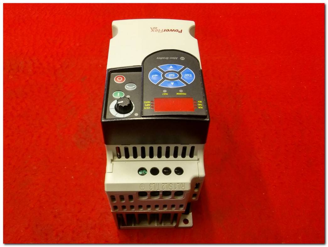 ALLEN-BRADLEY 22F-A4P2N113 SERIES A POWERFLEX 4M 0,75KW SÜRÜCÜ