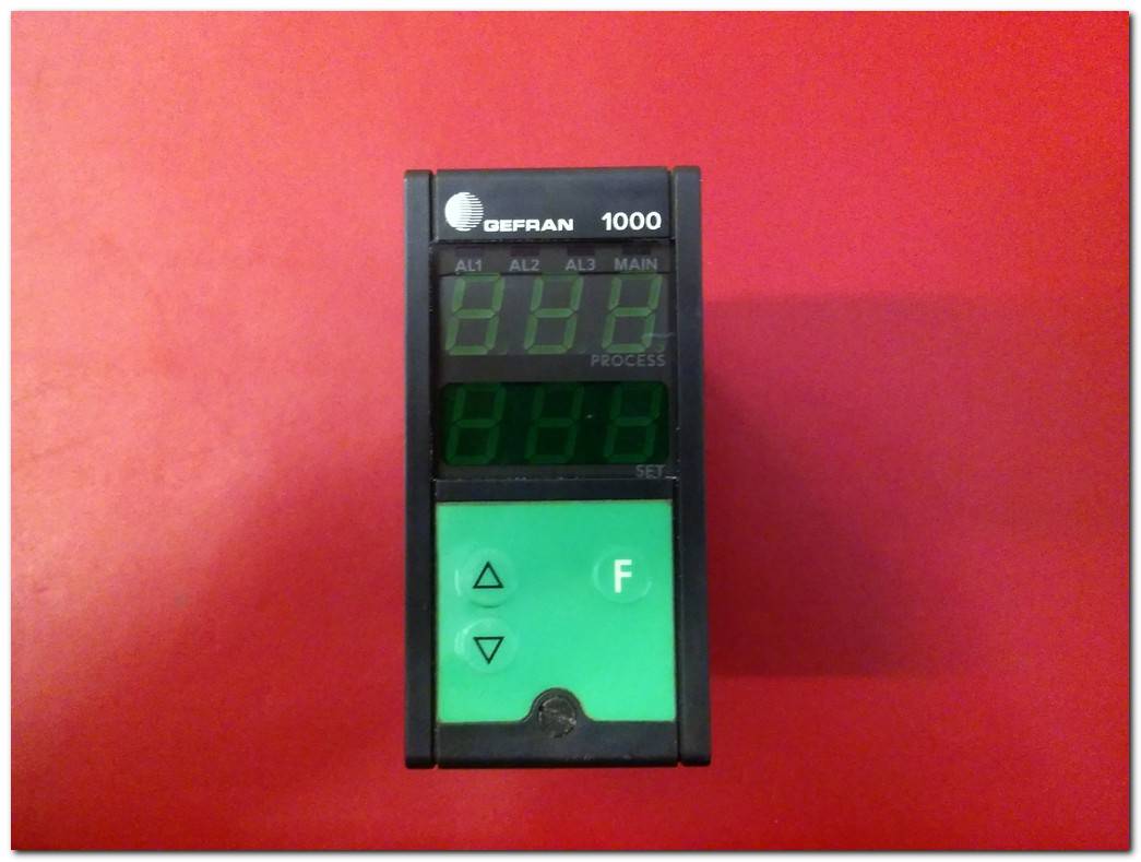 GEFRAN 1000 1000-R0-1R-0-1 TEMPERATURE CONTROLLER 48X96 ISI KONTROL CİHAZI