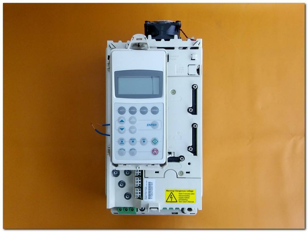 ABB ACS800-01-0004-5 2,2KW SÜRÜCÜ ACS800-01-0004-5 B056 C132 L503