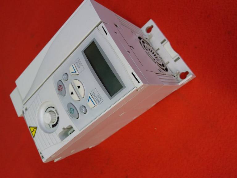ABB ACS150-01E-09A8-2 2,2KW 3HP SÜRÜCÜ 2.2 KW INVERTER