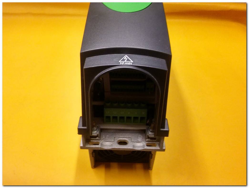 EMERSON SP1406 SP1405 SP1404 SP1403 SP1402 SP1401 UNIDRIVE 4KW-5,5KW SÜRÜCÜ 4 KW - 5,5 KW INVERTER CONTROL TECHNIQUES