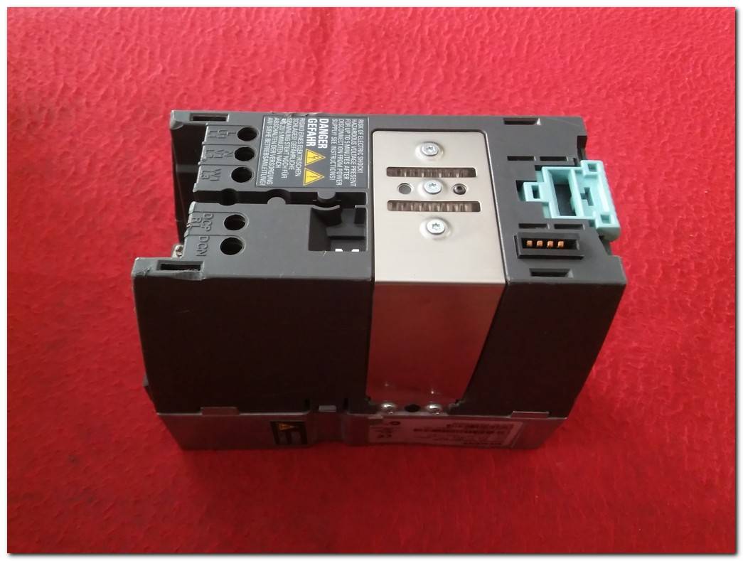 SIEMENS 6SL3224-0BE21-1UA0 SINAMICS POWER  MODULE 240 1,1KW PM240 