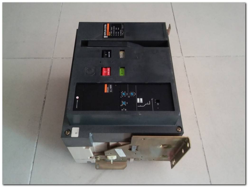 MERLİN GERİN M16 N1 M16 H1 M12 N1 1600A VE 1250A  MOTORLU MASTERPACT STR 28 D STR 38 S M16N1 M16H1 CİRCUİT BREAKER