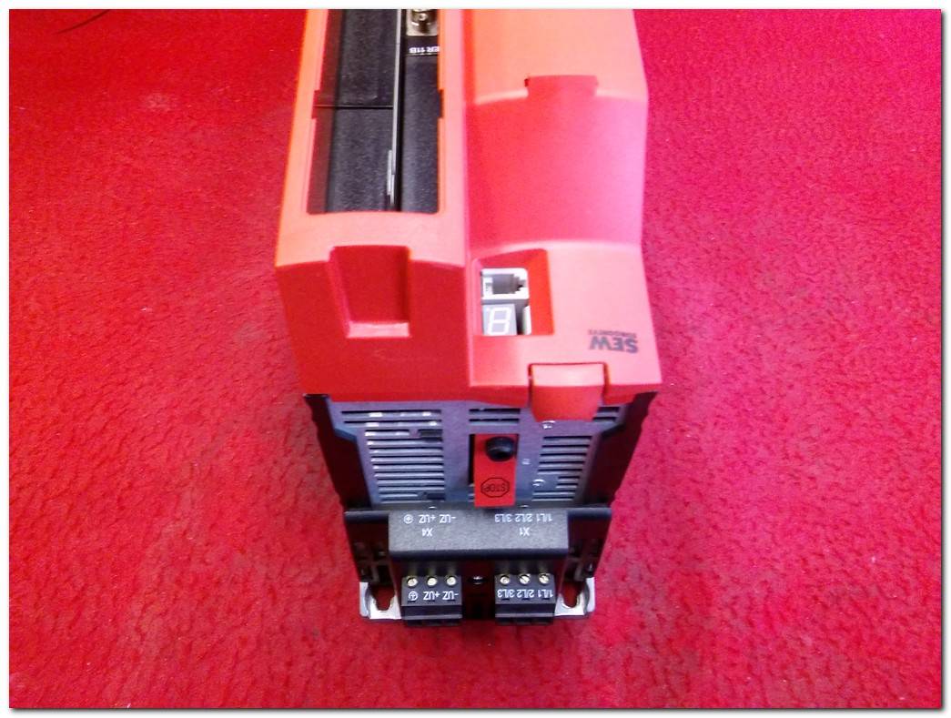SEW MDX61B-00 SERVO SÜRÜCÜ MDX61B0040-5A3-4-00 EURODRIVE MOVIDRIVE UMRICHTER SERVO DRIVE