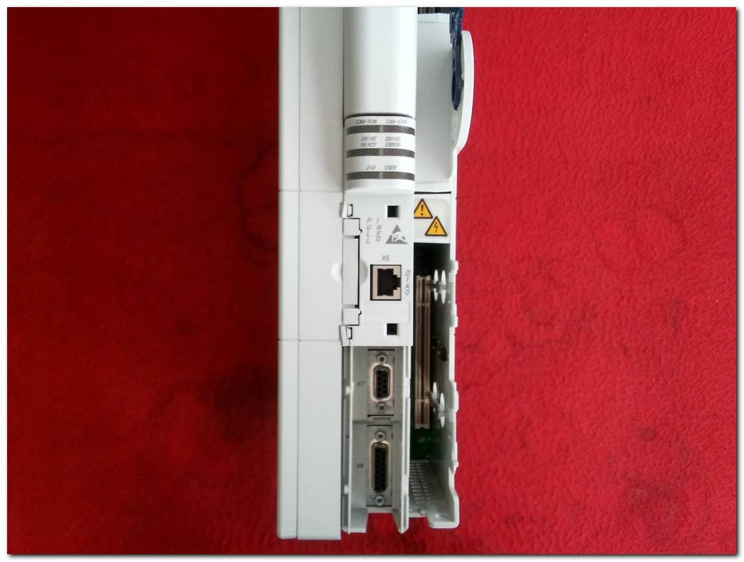 LENZE E94ASHE0044 SİNGLE DRİVE HİGH LİNE E94ASHE0044B22NNNN 1,5KW SERVO SÜRÜCÜ