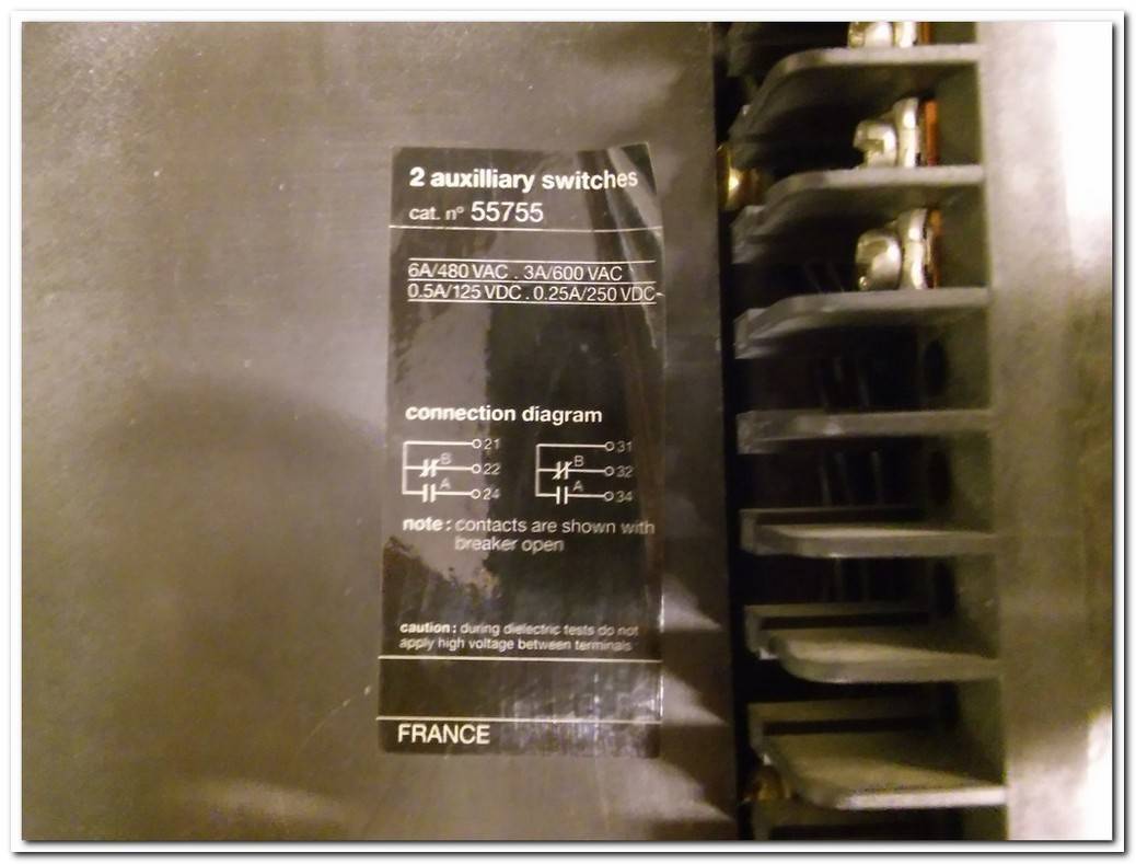 MERLİN GERİN CM1600HE IEC-VDE-BS 1600A COMPACT CIRCUİT BREAKER DEVRE KESİCİ 1600A AÇTIRMA BOBİNLİ TMŞ