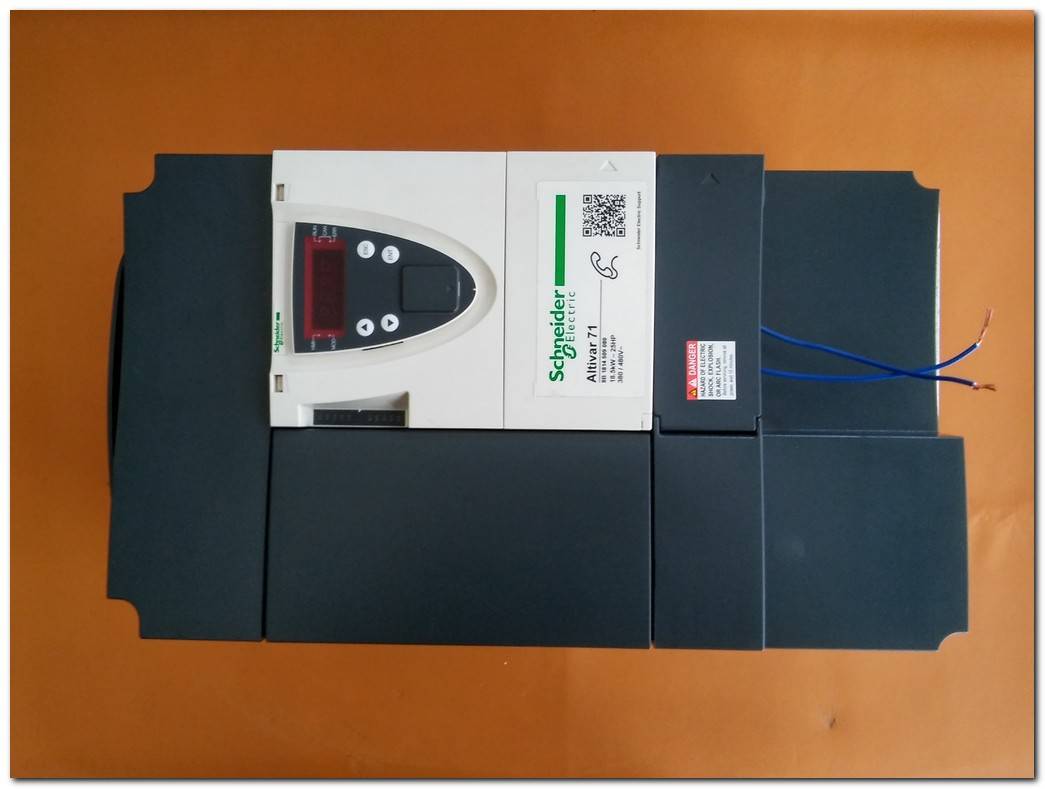 SCHNEİDER ATV71HD18N4Z ATV71HD18N4 18.5KW ALTİVAR 71 ATV71 18,5 KW INVERTER DRIVE