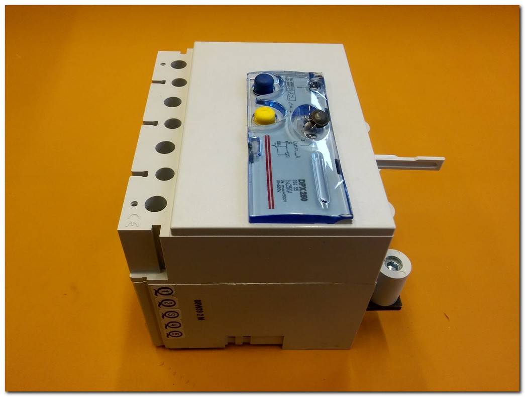 LEGRAND DPX250 260 55 026055 1 DPX 260 55 250A SIFIR KUTULU TMŞ BL 8034438 ELEKTRONİK DİFERANSİYEL ALT MONTAJ BLOĞU