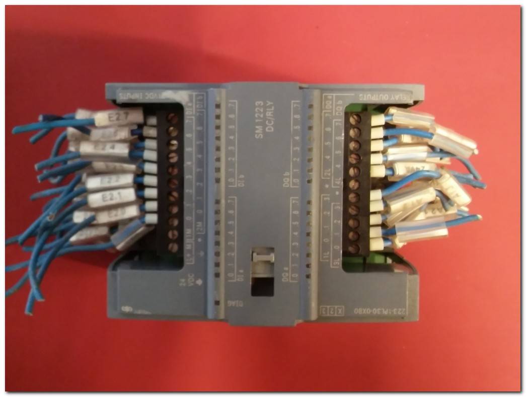 SIEMENS 6ES7 223-1PL30-0XB0 SM 1223 DCRLY RELAY AUTPUTS EK MODÜL