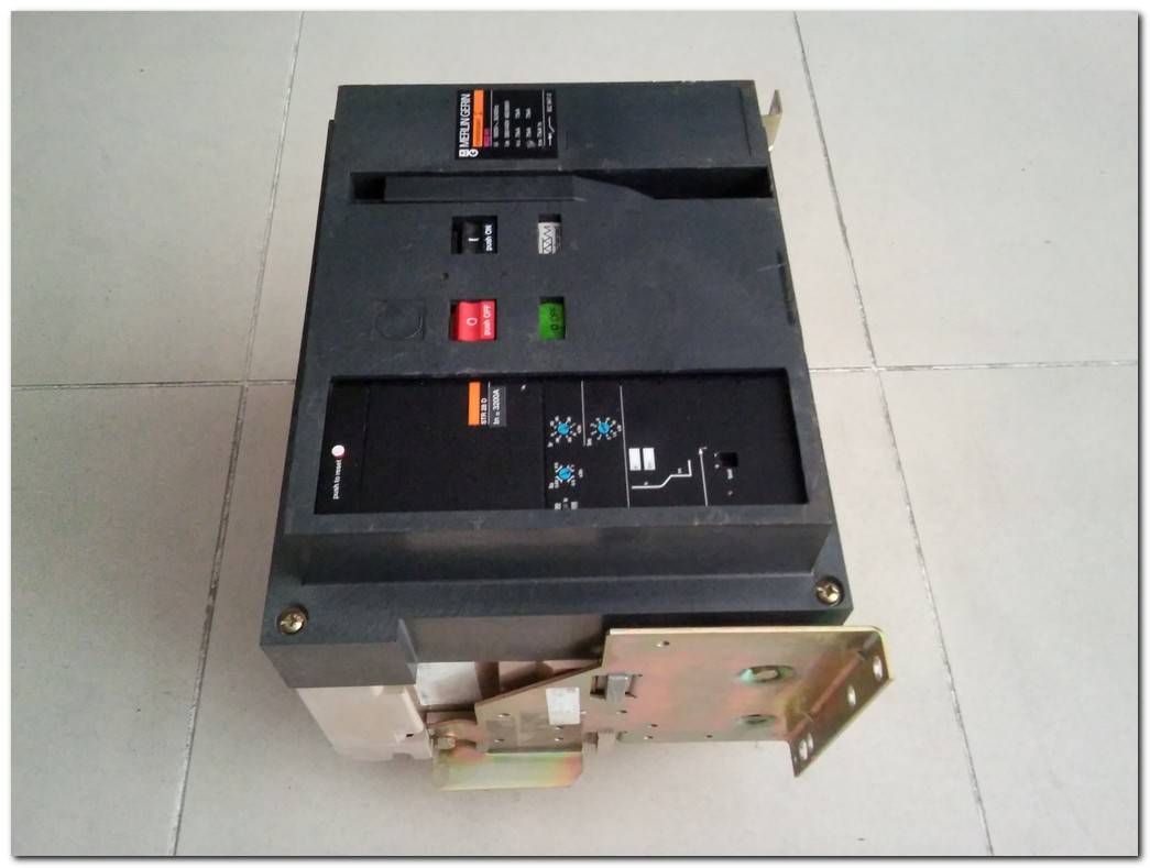 MERLİN GERİN M32 H1 3200A MOTORLU MASTERPACT IEC 947-2 STR 28 D M32H1