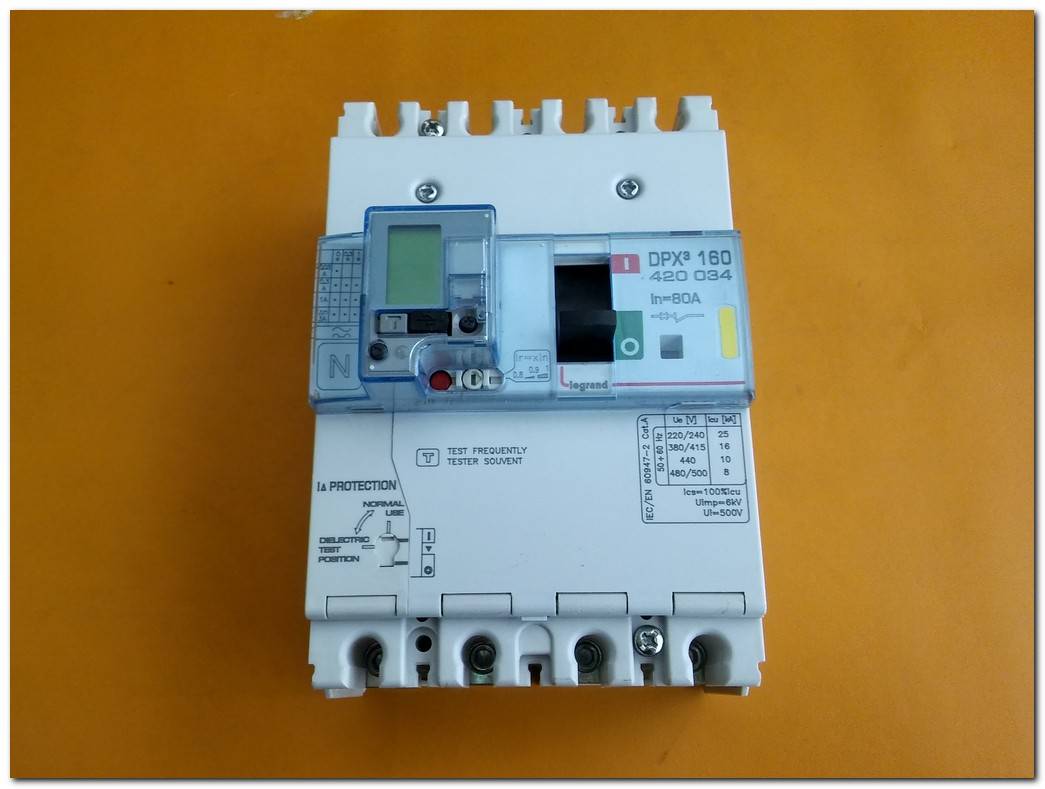 LEGRAND DPX3 160 420 034 80A 4 KUTUPLU TMŞ DPX3 160 4P KAÇAK AKIMLI KOMPAKT ŞALTER