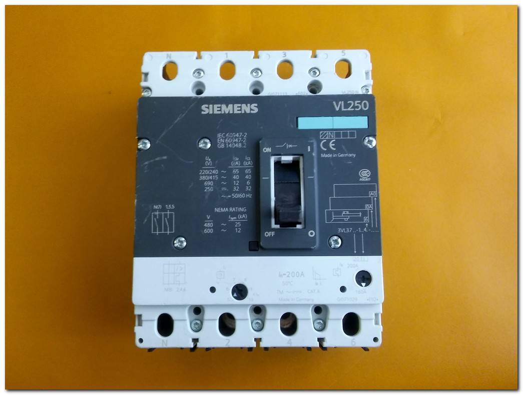 SIEMENS VL250 200A 4 KUTUPLU TMŞ 3VL3725-1AA46-0AA0 KOMPAKT ŞALTER