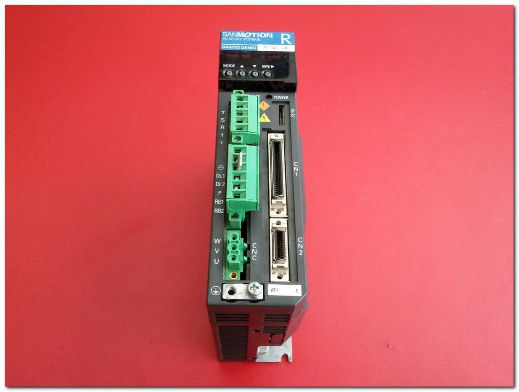SANMOTION RS1A03AAWFF 5,2A SERVO SÜRÜCÜ AC SERVO SYSTEMS SANYO DENKI RS1A03AA 5,2 A SERVO INVERTER