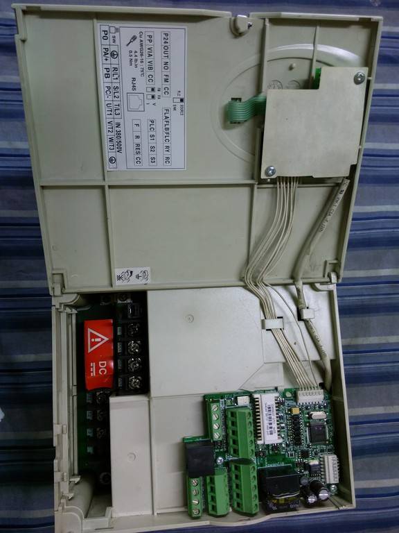 TOSHIBA VFS11-4022PL-WP(1) 2,2KW (380V) SÜRÜCÜ VFS11-4022PL-WP(3A) 380V 