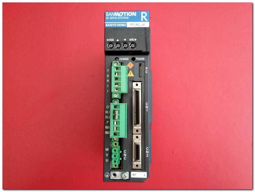 SANMOTION RS1A03AAWFF 5,2A SANMOTION R2AA06040FXH00M 400W SERVO SÜRÜCÜ VE SERVO MOTOR TAKIM