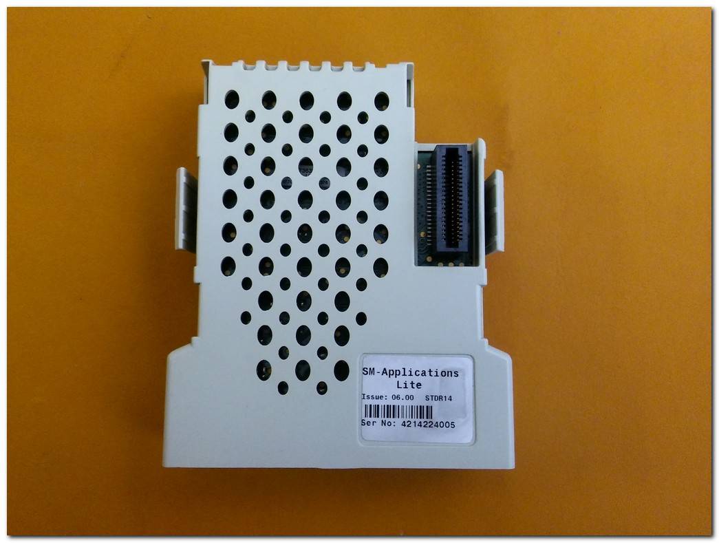 CONTROL TECHNIQUES SM-APPLİCATİONS LİTE STDU43 MODULE UT70 ISS 07 00 ISS.07.00 SIDE 1 MODÜL