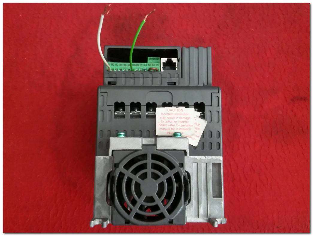 DELTA VFD022E43A  2,2KW 3HP INPUT 380V AĞIR ŞART SÜRÜCÜ