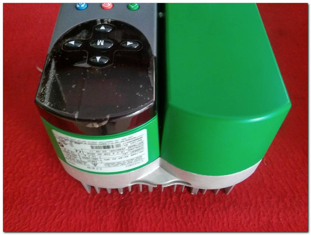 CONTROL TECHNIQUES UNI2401 UNIDRIVE 5,5KW SIFIR KUTULU SÜRÜCÜ