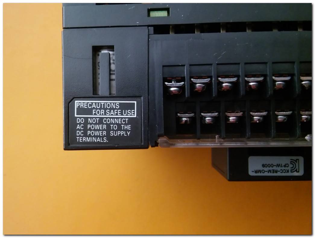 OMRON CP1H-XA40DT1-D SYSMAC CP1H VE OMRON CP1W-CIF12 COMM TAKIM