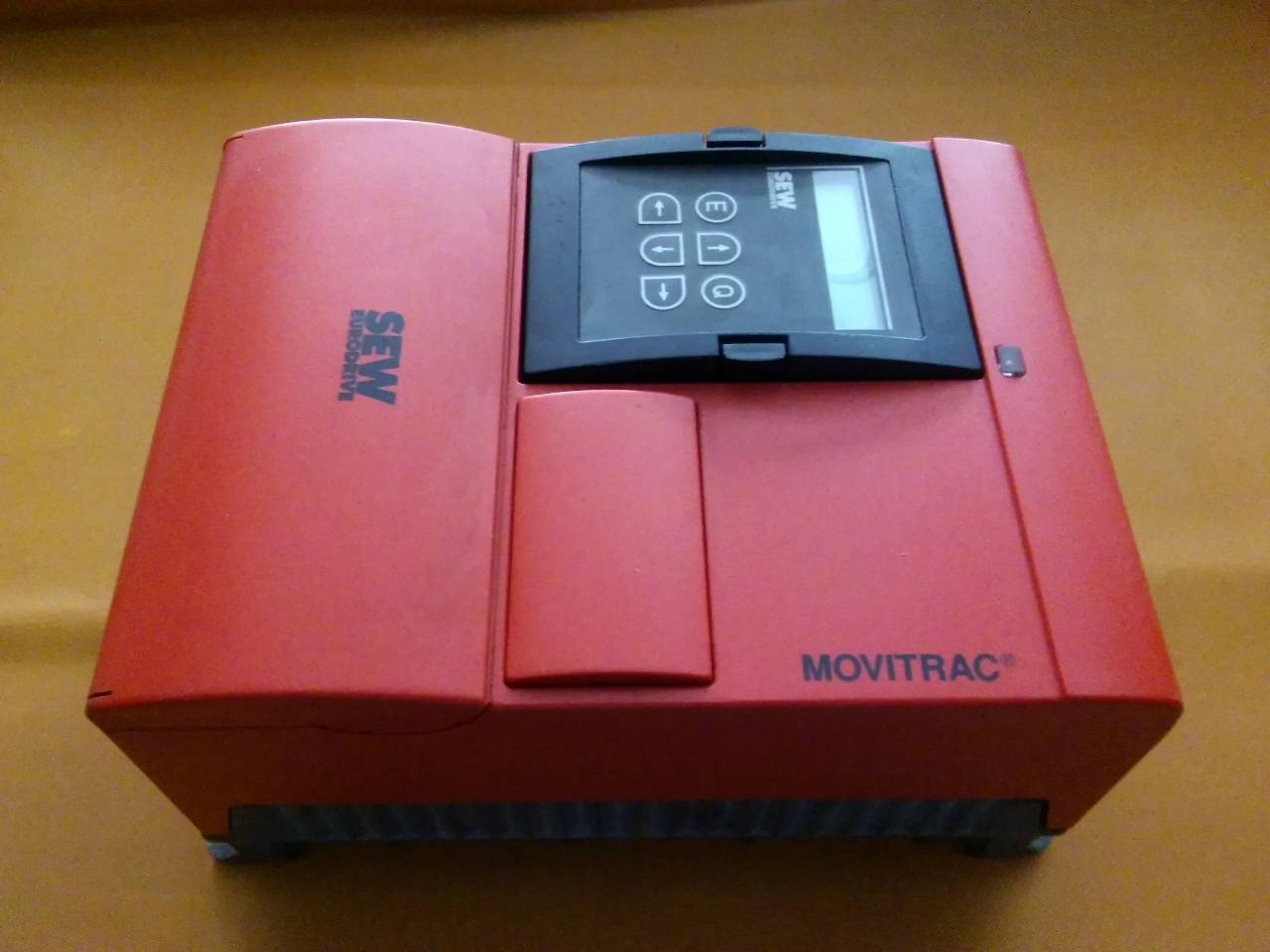 SEW MOVITRAC 31C015-503-4-00 2,8KVA SÜRÜCÜ