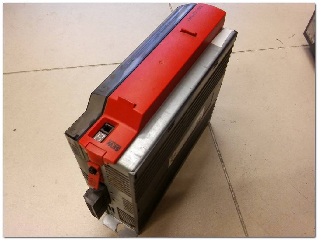 SEW MDX61B0014-5A3-4-00 1,5KVA SERVO SÜRÜCÜ INVERTER DRIVER