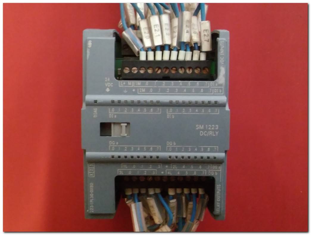 SIEMENS 6ES7 223-1PL30-0XB0 SM 1223 DCRLY RELAY AUTPUTS EK MODÜL