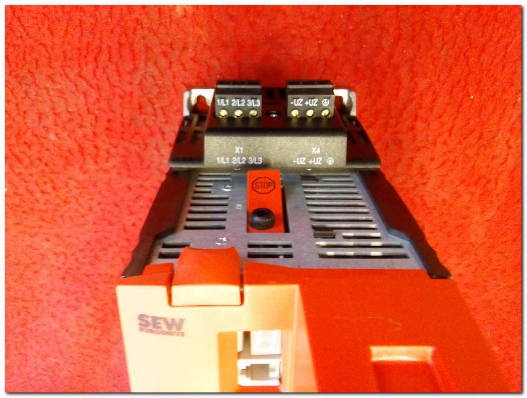 SEW MDX61B-00 SERVO SÜRÜCÜ MDX61B0040-5A3-4-00 EURODRIVE MOVIDRIVE UMRICHTER SERVO DRIVE