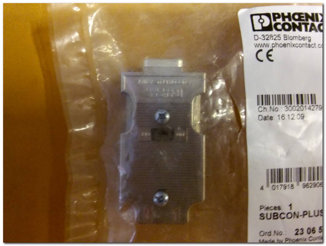 PHOENIX CONTACT SUBCON-PLUS-CAN-AX 23 06 56 6 D-32825 BLOMBERG SIFIR KUTULU KONNEKTÖR